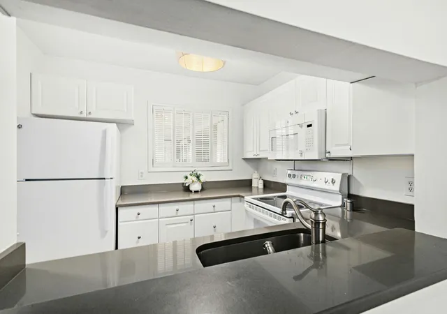 4th image of 1000 Brighthurst Dr #309, Raleigh, NC 27605 | MLS# 10184675