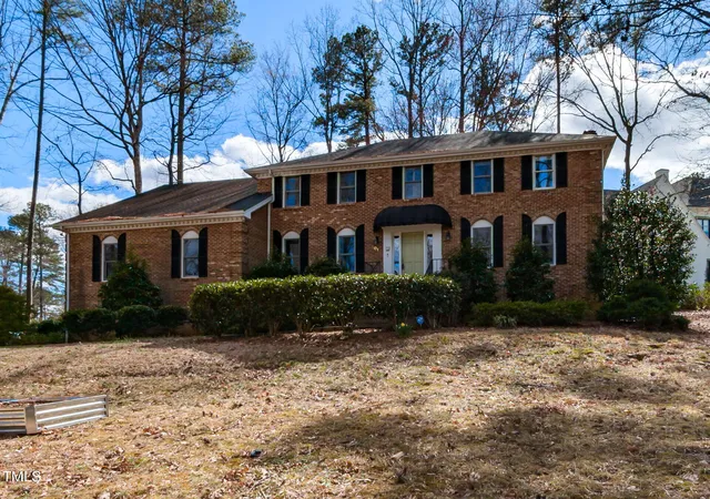 3rd image of 501 Queensferry Rd, Cary, NC 27511 | MLS# 10184837