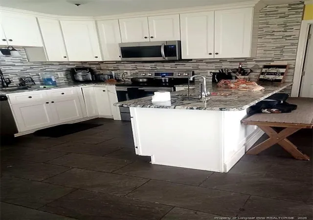 4th image of 639 Tanglewood Dr, Fayetteville, NC 28311 | MLS# 767254