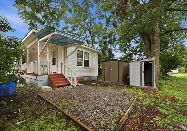 36th image of 424 E Blount St, Kinston, NC 28501 | MLS# 767253