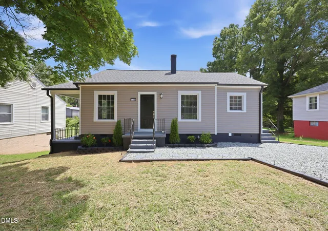 1st image of 402 W Gilbreath St, Graham, NC 27253 | MLS# 10184790