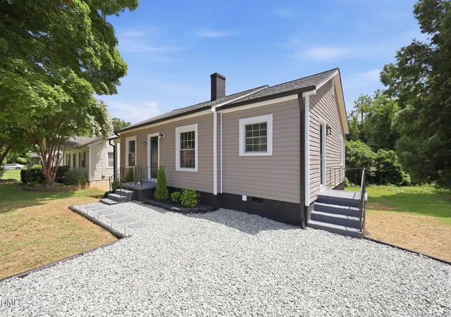 2nd image of 402 W Gilbreath St, Graham, NC 27253 | MLS# 10184790