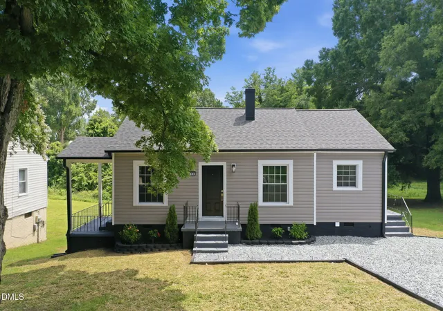 image of 402 W Gilbreath St, Graham, NC 27253 | MLS# 10184790
