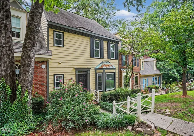 Photo 2 of Townhouse for sale at 1304 Hampshire Ct, Raleigh, NC 27612 | MLS# 10184821 | Listing updated on 2026-09-24