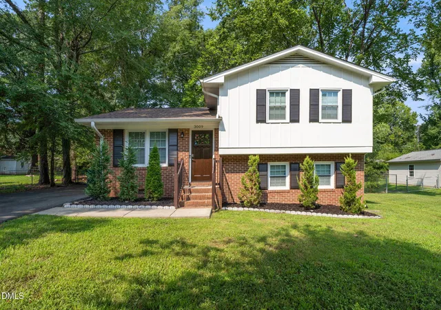 Photo 3 of Single family home for sale at 3009 Omah St, Durham, NC 27705 | MLS# 10185030 | Listing updated on 2026-10-15