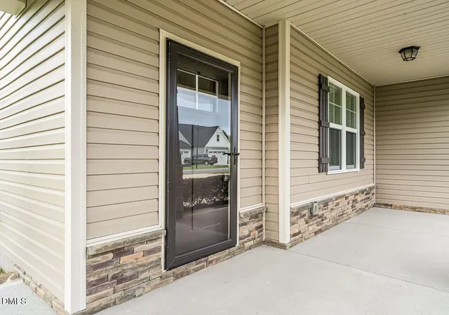 Photo 2 of Single family home for sale at 426 Jackson Pond Dr, Smithfield, NC 27577 | MLS# 10184944 | Listing updated on 2026-09-07