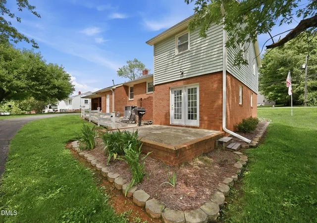 39th image of 401 N 9th St, Mebane, NC 27302 | MLS# 10185224