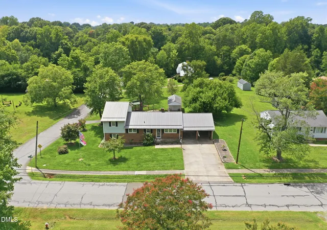 3rd image of 401 N 9Th St, Mebane, NC 27302 | MLS# 10185224