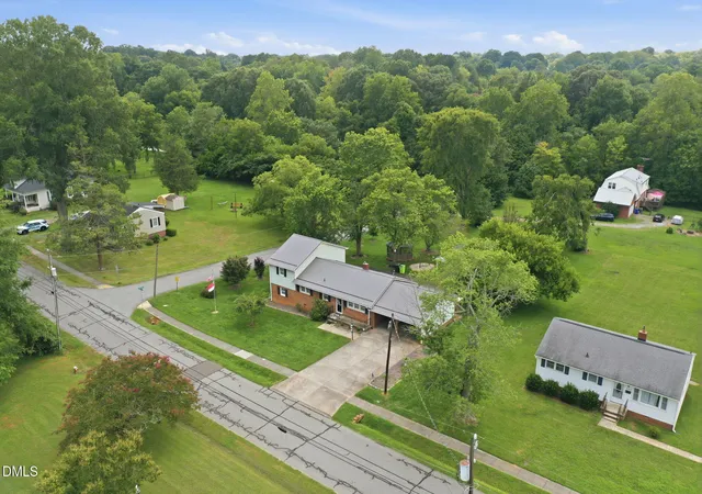 5th image of 401 N 9Th St, Mebane, NC 27302 | MLS# 10185224