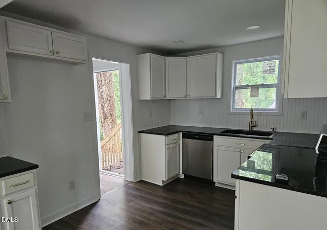 3rd image of 2506 Dominion St, Durham, NC 27704 | MLS# 10184870