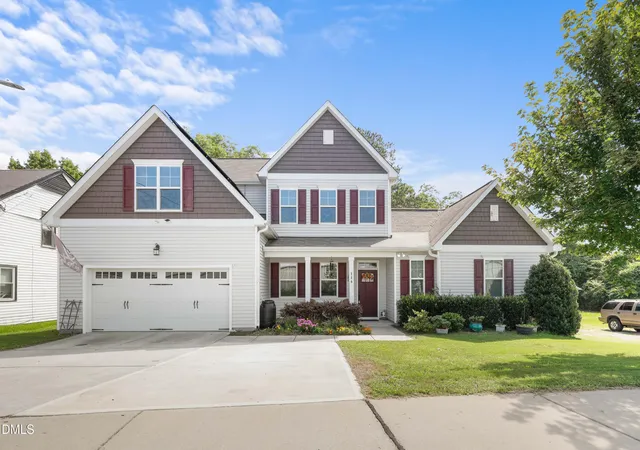 Photo 1 of Single family home for sale at 220 Bridge St, Fuquay Varina, NC 27526 | MLS# 10186331 | Listing updated on 2026-09-19