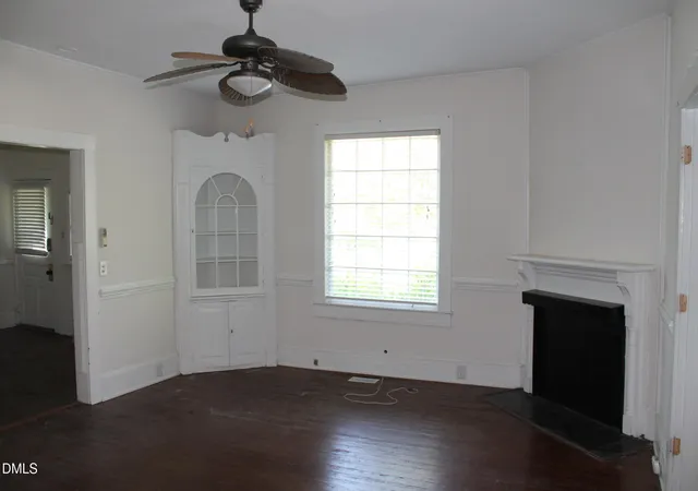 Photo 4 of Single family home for sale at 213 S 5th Street, Smithfield, NC 27577 | MLS# 10185785 | Listing updated on 2026-08-13