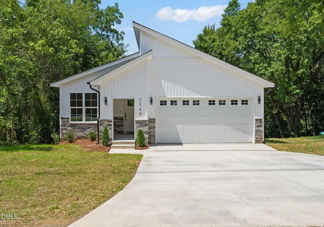 1st image of 2549 Pinetop Ave, Graham, NC 27253 | MLS# 10185043