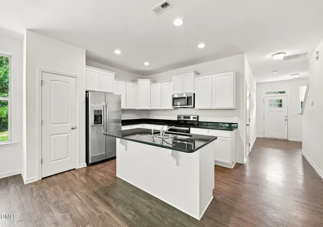 4th image of 125 Hill Shore Ln, Clayton, NC 27527 | MLS# 10185832