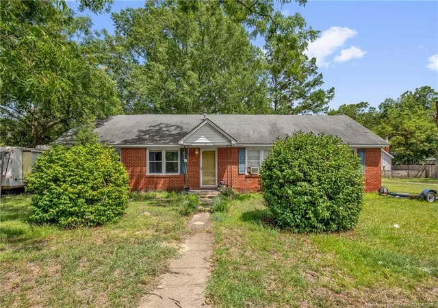 Photo 26 of Single family home for sale at 318 N Elm St, Maxton, NC 28364 | MLS# 765879 | Listing updated on 2026-09-05