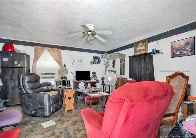 Photo 3 of Single family home for sale at 318 N Elm St, Maxton, NC 28364 | MLS# 765879 | Listing updated on 2026-09-05