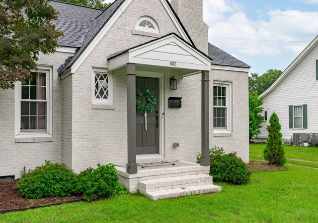 Photo 2 of Single family home for sale at 602 W Main St, Benson, NC 27504 | MLS# 10185008 | Listing updated on 2026-08-31