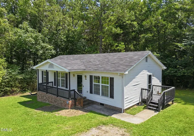 2nd image of 104 Pine Forest Dr, Henderson, NC 27536 | MLS# 10185083