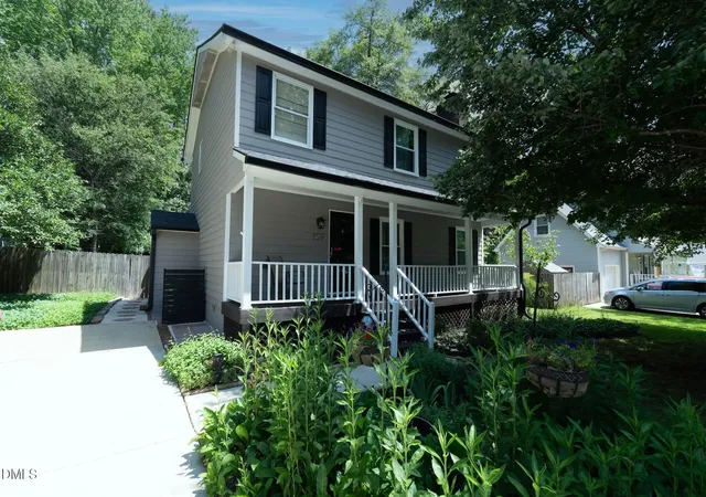 2nd image of 109 Burkwood Ln, Raleigh, NC 27609 | MLS# 10185236