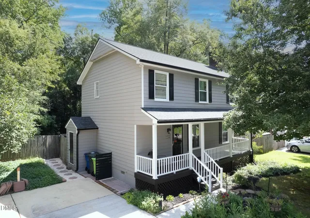 3rd image of 109 Burkwood Ln, Raleigh, NC 27609 | MLS# 10185236