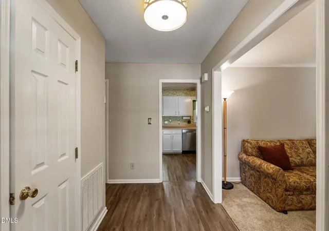 4th image of 109 Burkwood Ln, Raleigh, NC 27609 | MLS# 10185236