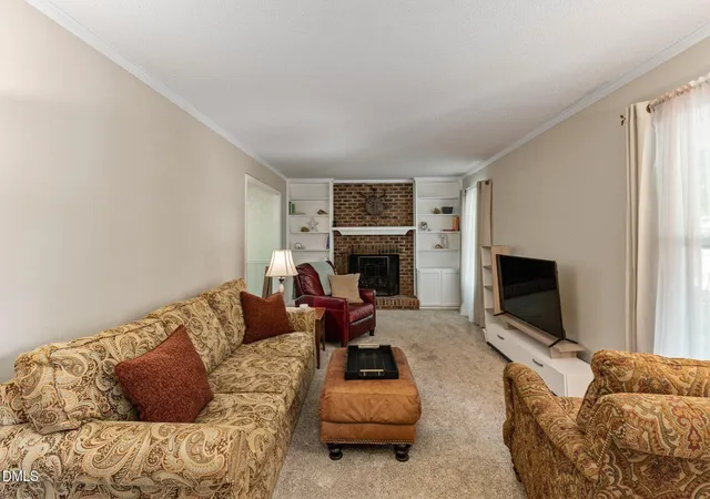 5th image of 109 Burkwood Ln, Raleigh, NC 27609 | MLS# 10185236
