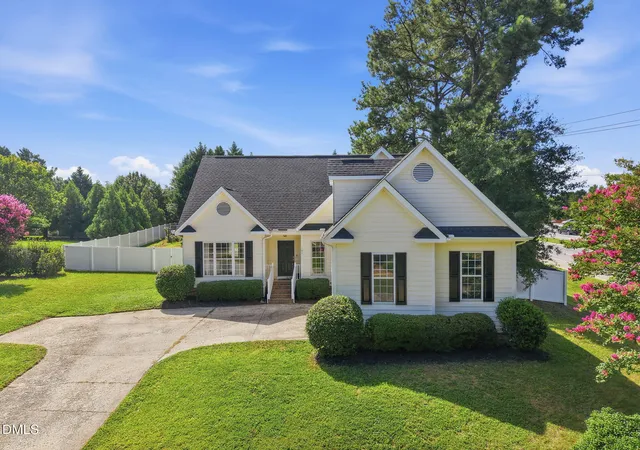 1st image of 101 Somerset Farm Dr, Holly Springs, NC 27540 | MLS# 10185132
