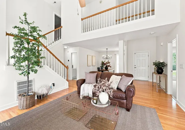 2nd image of 101 Somerset Farm Dr, Holly Springs, NC 27540 | MLS# 10185132