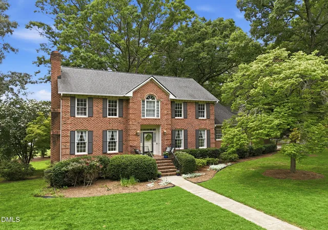 2nd image of 2 Bentgrass Ln, Durham, NC 27705 | MLS# 10185131