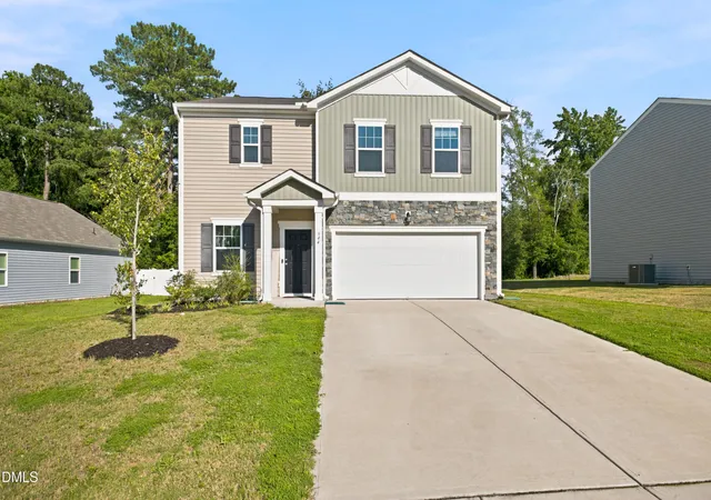 Photo 4 of Single family home for sale at 944 Berkeley Glen Rd, Zebulon, NC 27597 | MLS# 10185308 | Listing updated on 2026-08-27