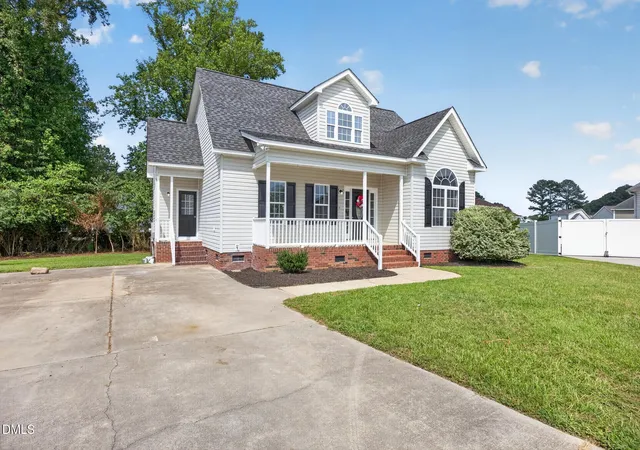 Photo 2 of Single family home for sale at 52 Season Ln, Selma, NC 27576 | MLS# 10186312 | Listing updated on 2026-09-09