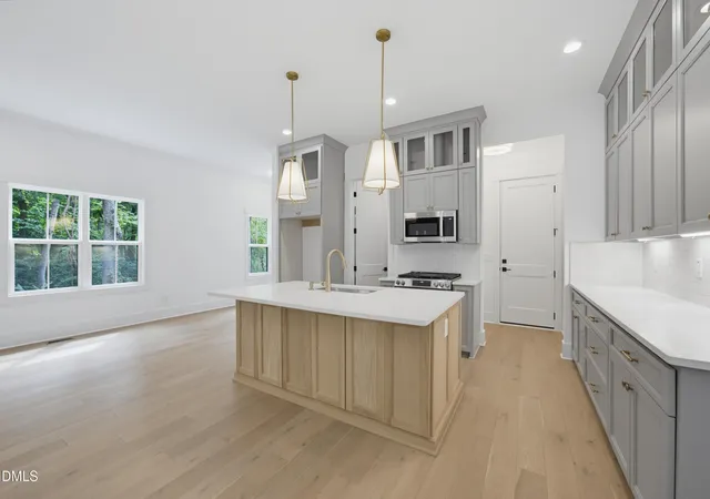 Photo 3 of Single family home for sale at 1919 E Geer St, Durham, NC 27704 | MLS# 10186495 | Listing updated on 2026-09-30