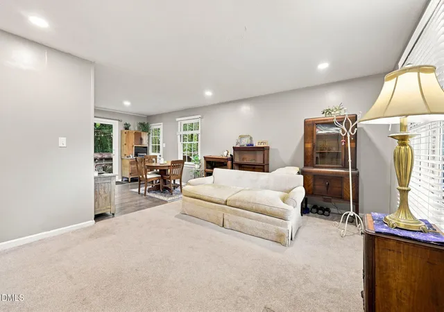 3rd image of 8718 Rollingwood Rd, Chapel Hill, NC 27516 | MLS# 10187585
