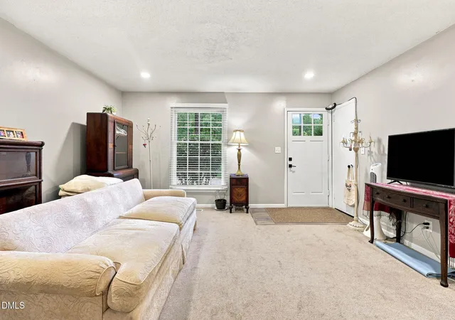 4th image of 8718 Rollingwood Rd, Chapel Hill, NC 27516 | MLS# 10187585
