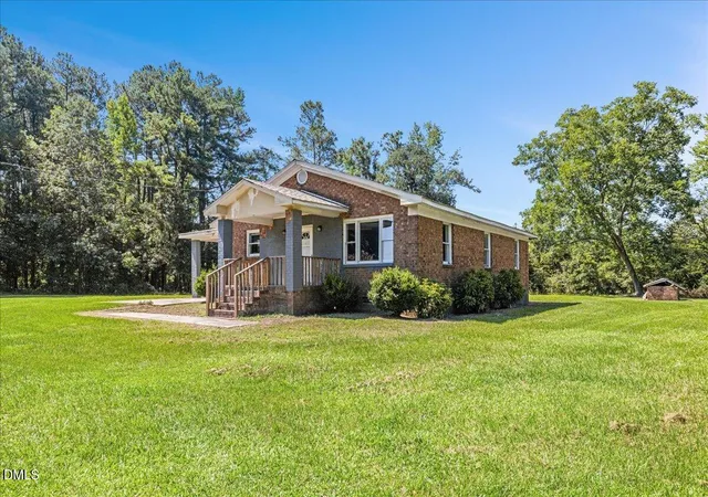 Photo 3 of Single family home for sale at 1330 E Hanrahan Rd, Ayden, NC 28513 | MLS# 10185286 | Listing updated on 2026-09-13