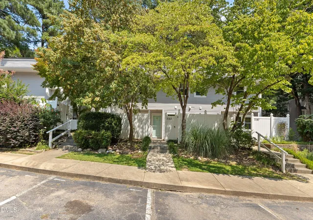 2nd image of 7185 Sandy Creek Dr, Raleigh, NC 27615 | MLS# 10186931