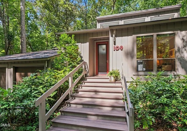 Photo 3 of Sale Pending at 109 Creekwood, Pittsboro, NC 27312 | MLS# 10185729 | Listing updated on 2026-09-02