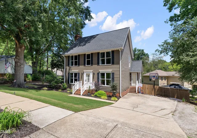 Photo 3 of Sale Pending at 7912 Audubon Dr, Raleigh, NC 27615 | MLS# 10185940 | Listing updated on 2026-09-15