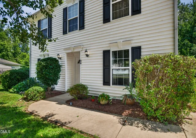 Photo 2 of Single family home for sale at 38 Silverstone Dr, Pittsboro, NC 27312 | MLS# 10185919 | Listing updated on 2026-09-04