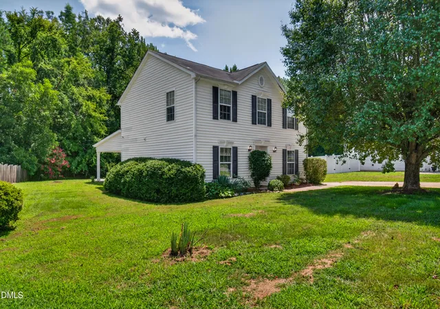 Photo 1 of Single family home for sale at 38 Silverstone Dr, Pittsboro, NC 27312 | MLS# 10185919 | Listing updated on 2026-09-04