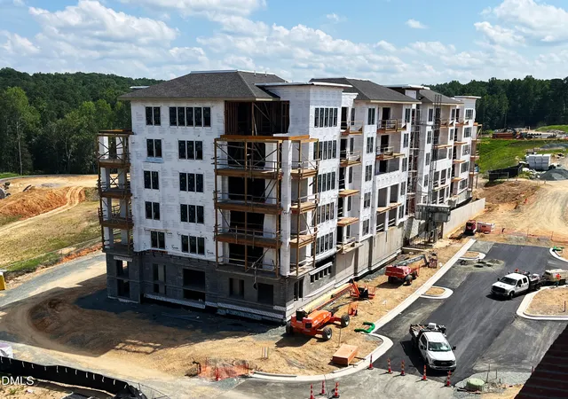 2nd image of 211 S Crk Xing #314, Chapel Hill, NC 27516 | MLS# 10185773