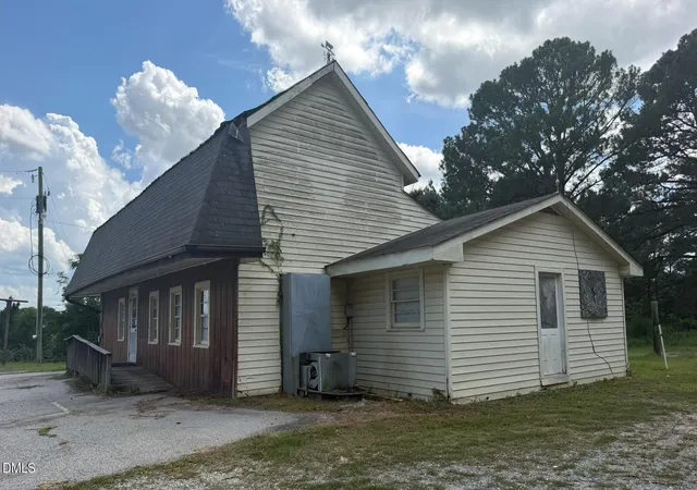 5th image of 921 Nc-55, Coats, NC 27521 | MLS# 10185332