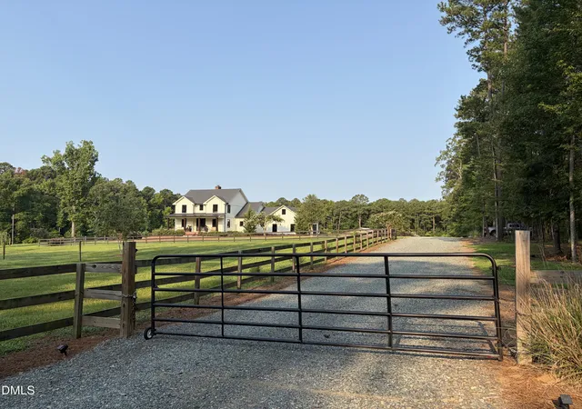2nd image of 275 Hickory Trace Ln, Durham, NC 27713 | MLS# 10185753