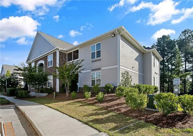 2nd image of 288 Gallery Dr, Spring Lake, NC 28390
