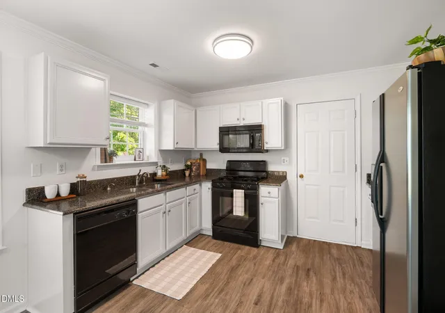 Photo 4 of Sale Pending at 11 Epping Ct, Durham, NC 27703 | MLS# 10185712 | Listing updated on 2026-08-16