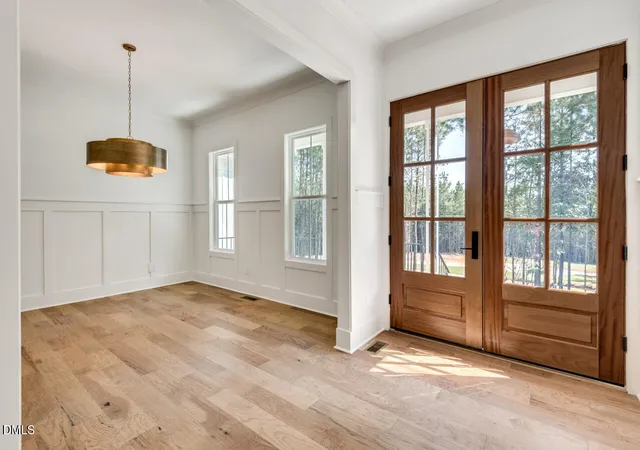 Photo 4 of Single family home for sale at 160 Black Bear Ct, Chapel Hill, NC 27516 | MLS# 10185617 | Listing updated on 2026-08-24