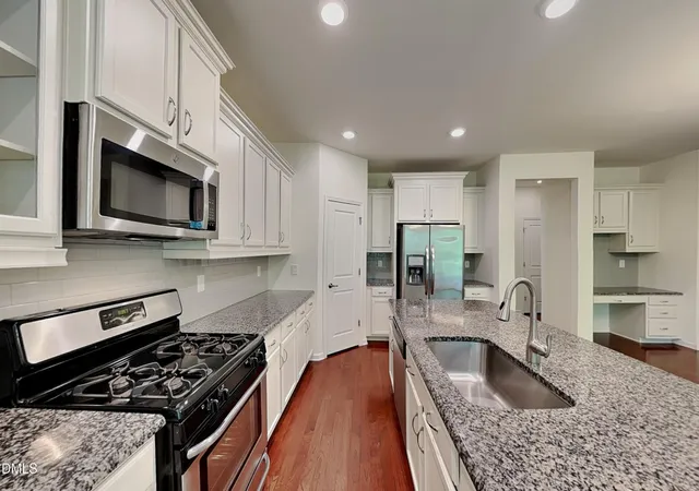 Photo 3 of Single family home for sale at 8121 Wheeler Wds, Apex, NC 27539 | MLS# 10185513 | Listing updated on 2026-09-22