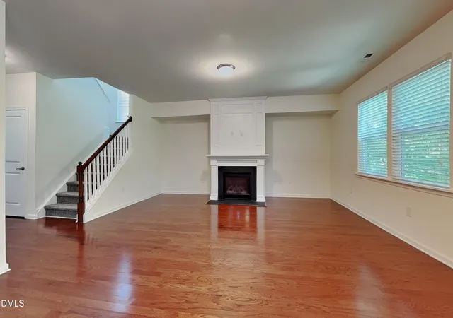 Photo 4 of Single family home for sale at 8121 Wheeler Wds, Apex, NC 27539 | MLS# 10185513 | Listing updated on 2026-09-22