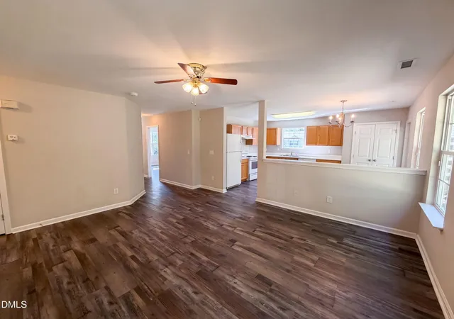 3rd image of 6 Crimson Clover Ct, Durham, NC 27704 | MLS# 10185348