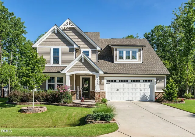 Photo 1 of Single family home for sale at 196 W Amber Oak Dr, Selma, NC 27576 | MLS# 10185949 | Listing updated on 2026-09-18